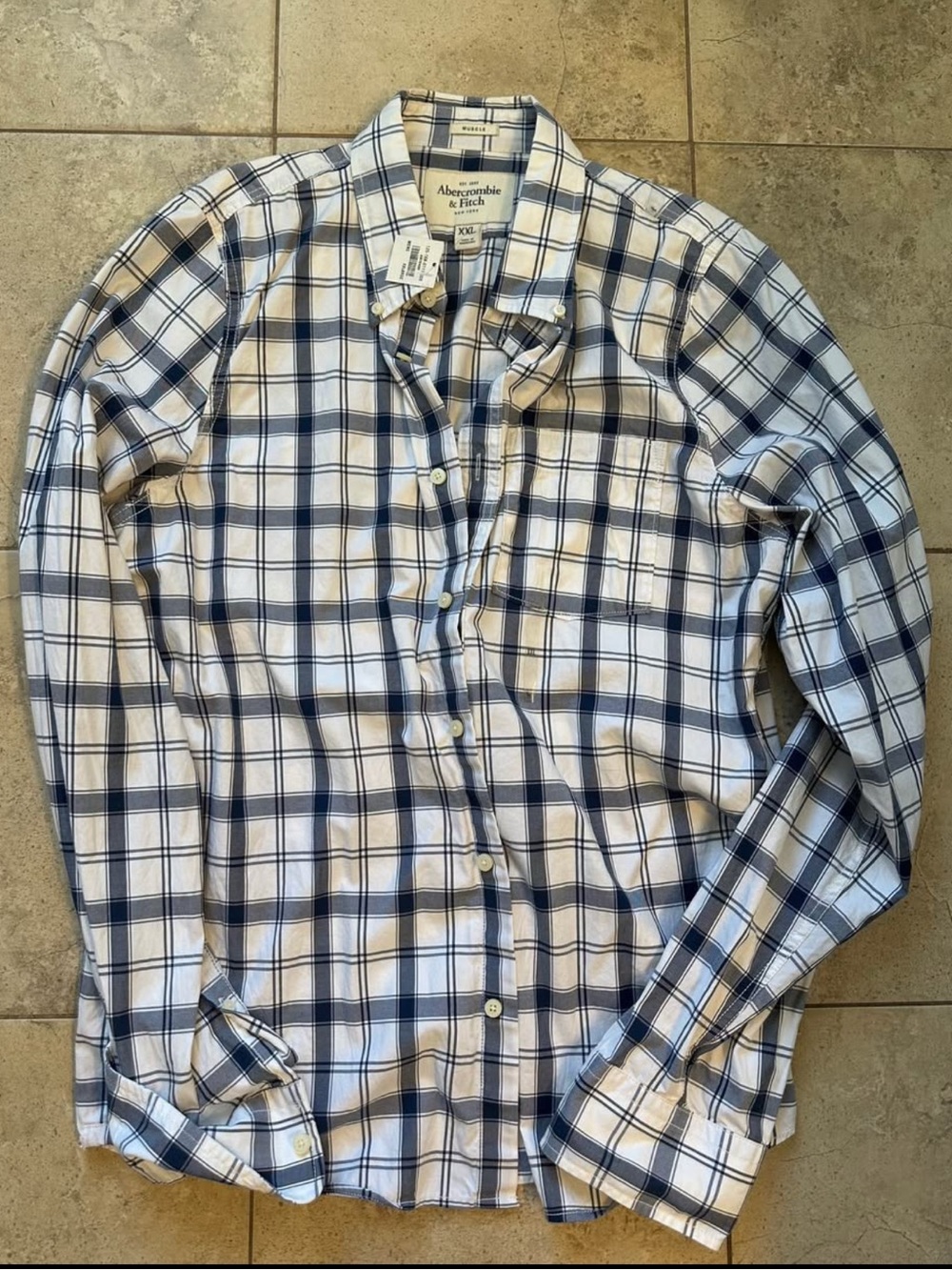 Abercrombie & Fitch Men's XXL White and Navy Plaid Button-Down Shirt